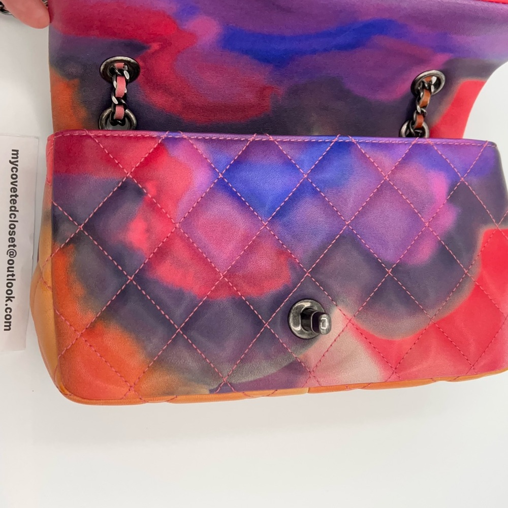 CHANEL Limited Edition Flower Power Flap Bag w/dust bag and Authentication Card - Picture 14 of 17